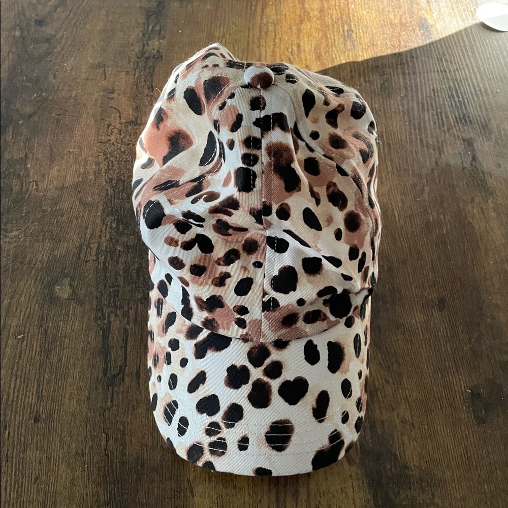 H&M Leopard Print Cap in White, Brown, Black